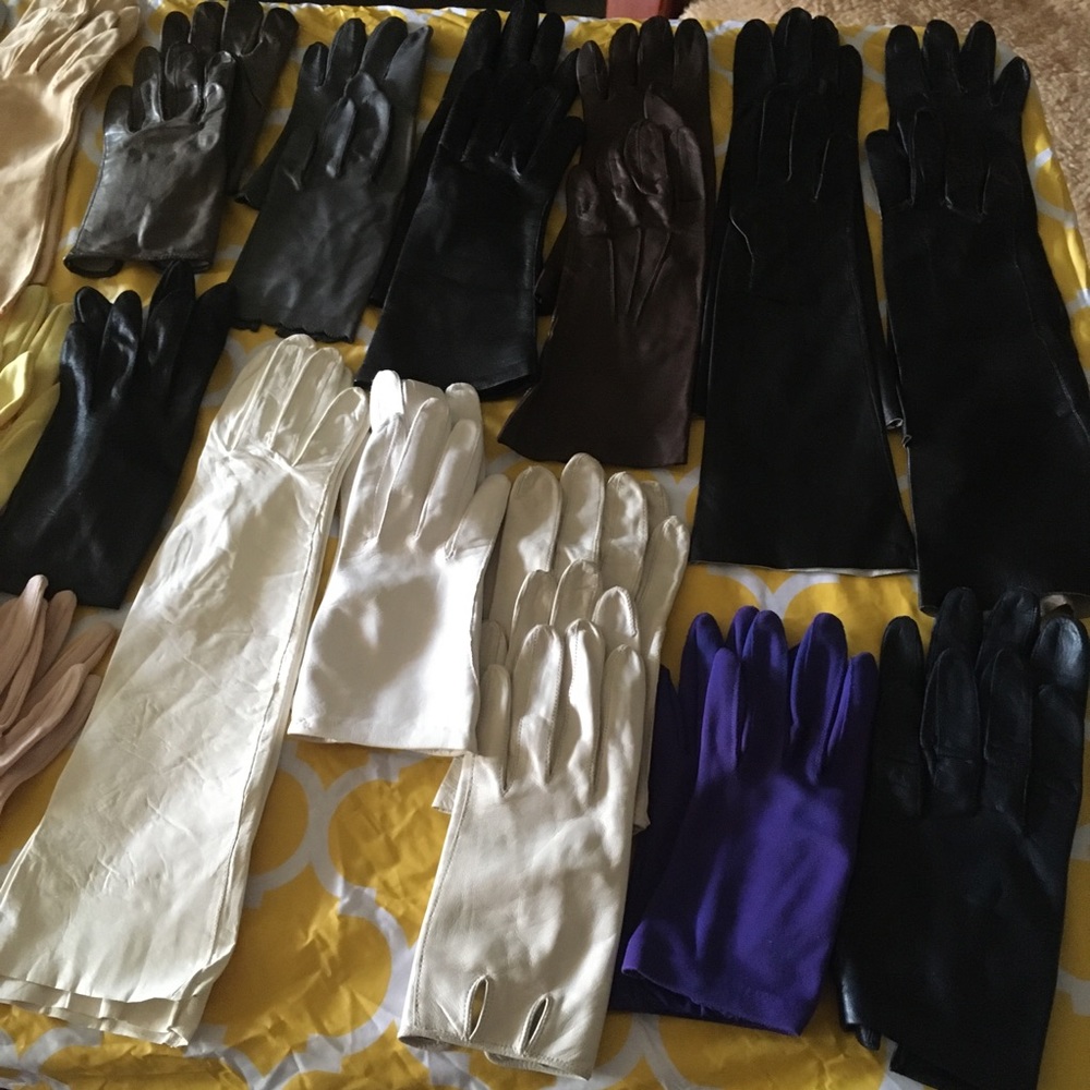 Vintage Gloves and Hats Coming Soon - Picture 3 of 8
